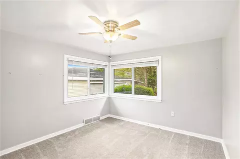 Bedroom - 5647 Maple Dl, Jackson, MI 49201 photo 5 of 6