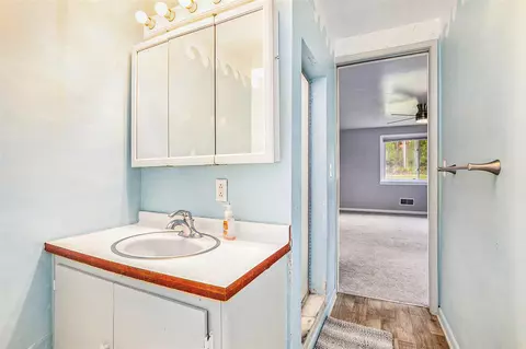 Bath - 5647 Maple Dl, Jackson, MI 49201 photo 1 of 2
