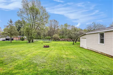 Exterior - 5647 Maple Dl, Jackson, MI 49201 photo 6 of 7