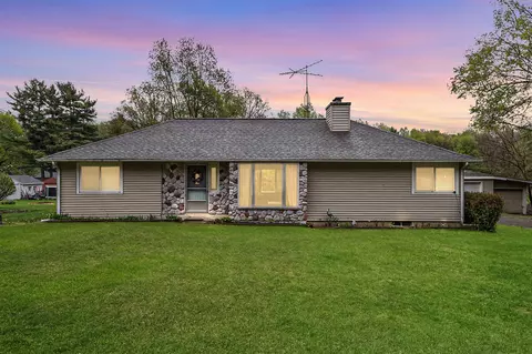 5647 Maple Dl, Jackson, MI 49201