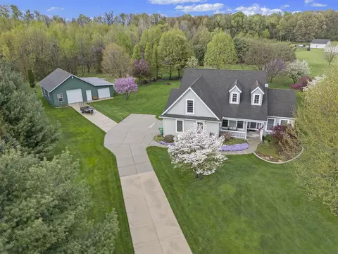 70653 Sterling, Edwardsburg, MI 49112