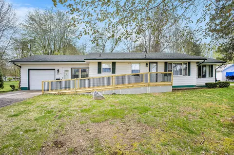 6524 Cooper, Jackson, MI 49201