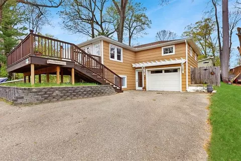 69317 Maple, Benton Harbor, MI 49022