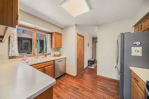 Kitchen - 1852 Wedgefield, Jackson, MI 49201 photo 2 of 2