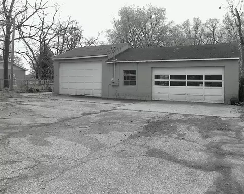 Exterior - 437 E Michigan, Three Rivers, MI 49093 photo 2 of 4