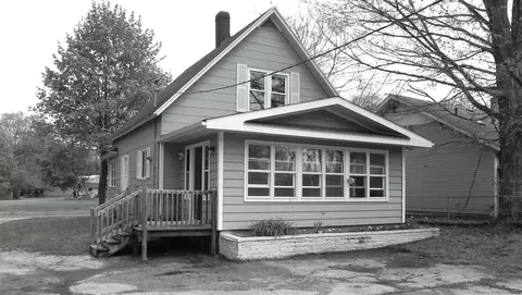 Exterior - 437 E Michigan, Three Rivers, MI 49093 photo 3 of 4