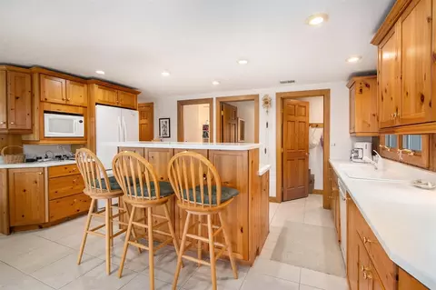 Kitchen - 59672 Summit, Three Rivers, MI 49093 photo 3 of 4