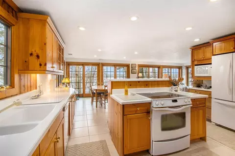 Kitchen - 59672 Summit, Three Rivers, MI 49093 photo 2 of 4