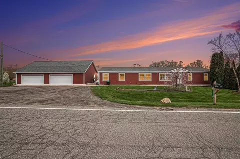 12030 S Ferris, Grant, MI 49327 photo 3