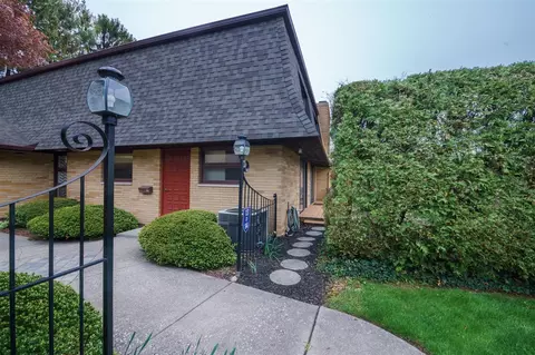 2727 S Lakeshore #D13, Saint Joseph, MI 49085