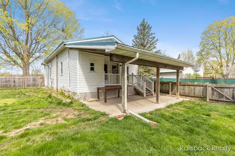 Exterior - 232 S Hawley, Lyons, MI 48851 photo 3 of 4
