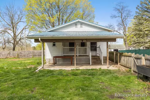 Exterior - 232 S Hawley, Lyons, MI 48851 photo 4 of 4
