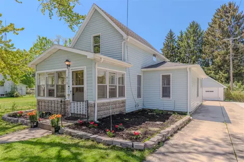 412 Wilkinson, Chelsea, MI 48118
