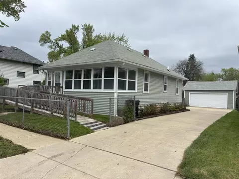 200 Cass, Jackson, MI 49203