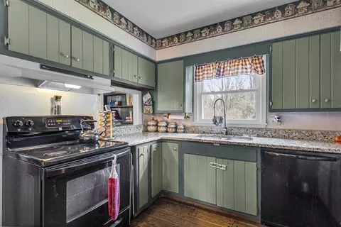 Kitchen - 9875 Rountree, Hanover, MI 49241 photo 2 of 4
