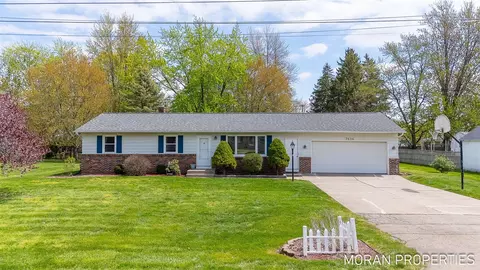 7636 Walnut, Jenison, MI 49428