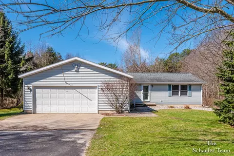 4595 Murray Lk, Lowell, MI 49331