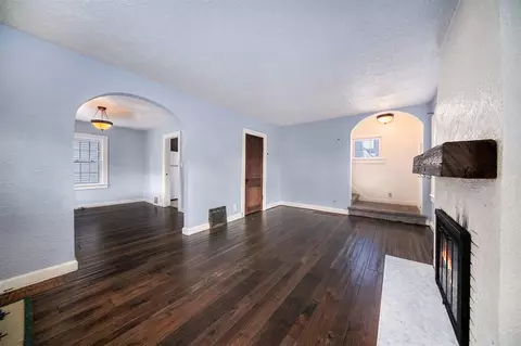 Living - 1009 S Webster, Jackson, MI 49203 photo 3 of 3