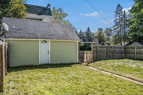 Exterior - 1009 S Webster, Jackson, MI 49203 photo 8 of 11