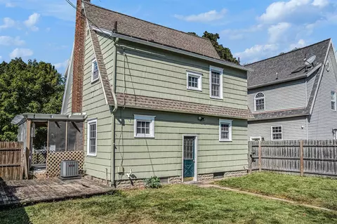 Exterior - 1009 S Webster, Jackson, MI 49203 photo 6 of 11