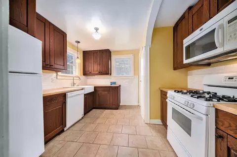 Kitchen - 1009 S Webster, Jackson, MI 49203 photo 1 of 2