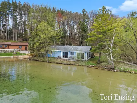 2475 Spring Grv, Stanton, MI 48888