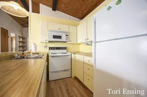 Kitchen - 2475 Spring Grv, Stanton, MI 48888 photo 2 of 2