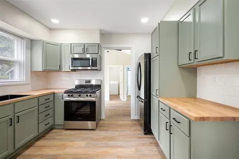 Kitchen - 123 N 2nd, Cassopolis, MI 49031 photo 2 of 4