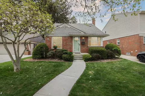 6572 Larme, Allen Park, MI 48101