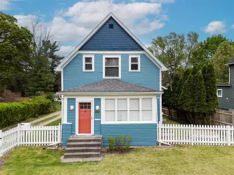 2239 Oakland, Kalamazoo, MI 49008