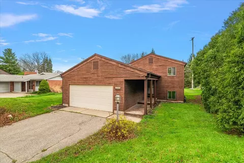 1833 Lake Michigan, Grand Rapids, MI 49504