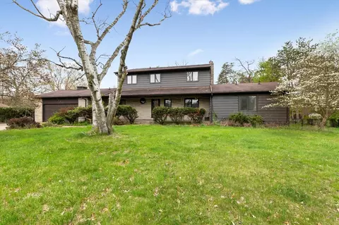 142 E Minges, Battle Creek, MI 49015