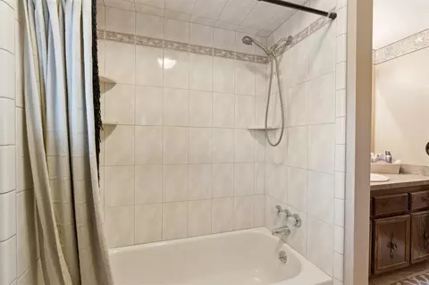 Bath - 47096 Corbett, Macomb, MI 48044 photo 4 of 4
