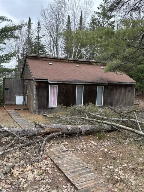 9961 Lower Chub Lk, Gaylord, MI 49735