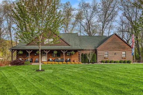 15802 Farmstead, Three Rivers, MI 49093