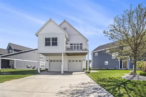 314 Terrace Pt, Muskegon, MI 49440