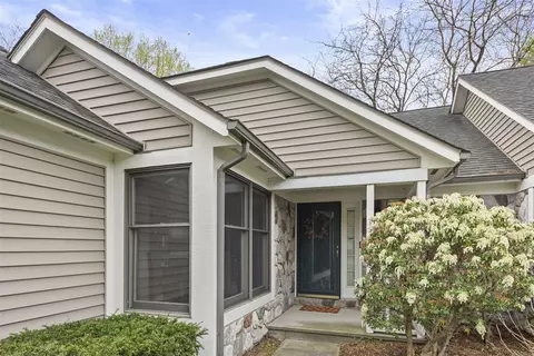 2448 Shoreham Highlands, Saint Joseph, MI 49085