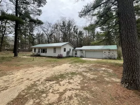 2509 Skeels, Holton, MI 49425