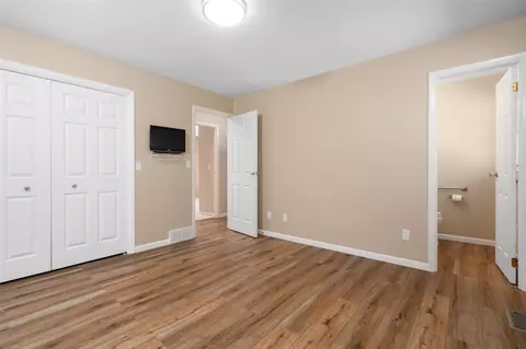 Bedroom - 13392 Rainbow Dr, Gregory, MI 48137 photo 2 of 7