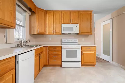 Kitchen - 13392 Rainbow Dr, Gregory, MI 48137 photo 3 of 3
