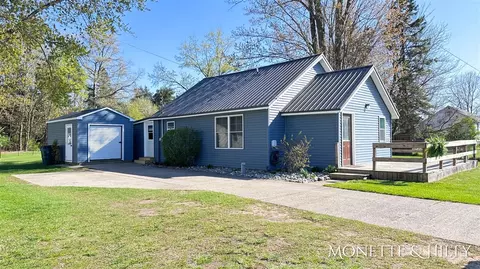 3266 Holton, Twin Lake, MI 49457