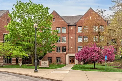 807 Asa Gray #207, Ann Arbor, MI 48105