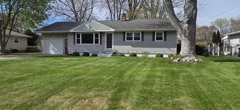 1894 Lawnel, Norton Shores, MI 49441
