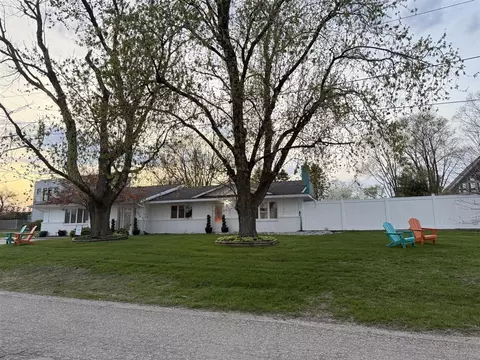 620 N New, New Buffalo, MI 49117