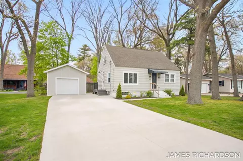 701 River, Spring Lake, MI 49456