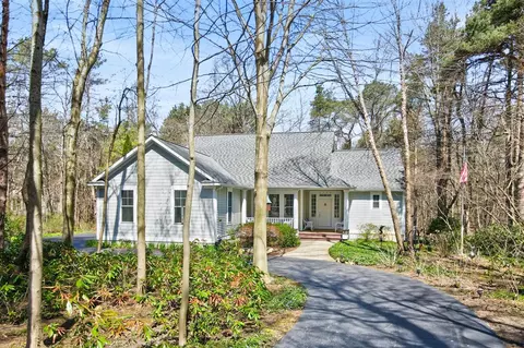 2700 Deep Frst, Fennville, MI 49408