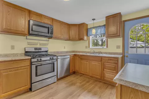 Kitchen - 3415 Gypsy, Jackson, MI 49202 photo 2 of 3