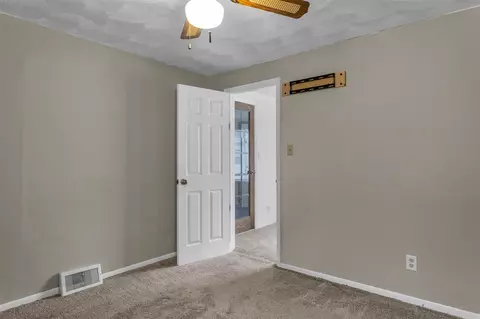 Bedroom - 3415 Gypsy, Jackson, MI 49202 photo 3 of 4