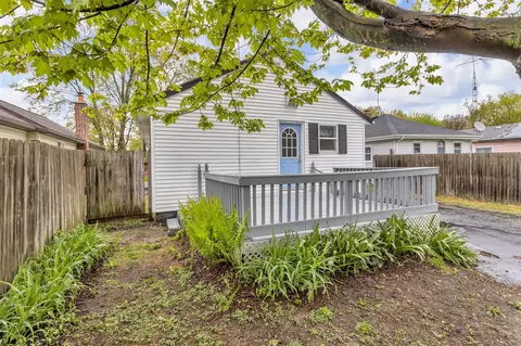 Exterior - 3415 Gypsy, Jackson, MI 49202 photo 4 of 7
