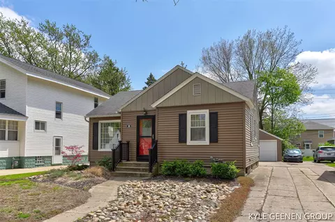 188 W 21st, Holland, MI 49423